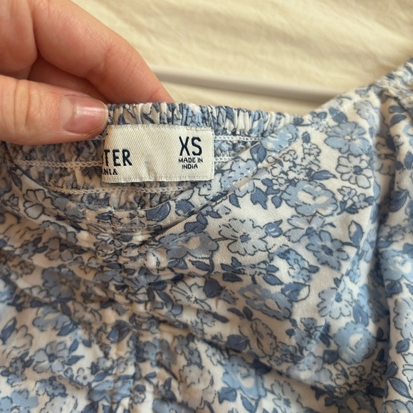 Blue and white floral top - Picture 3 of 3